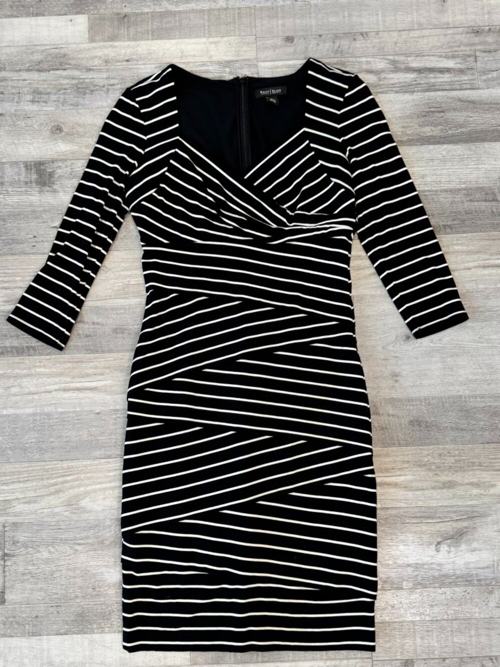 White House Black Market Instantly Slimming Stripe Dress Size 10 3/4 Sleeve H38